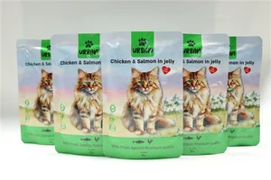 פאוץ אורבן חתולים עוף וסלמון 85 גרם